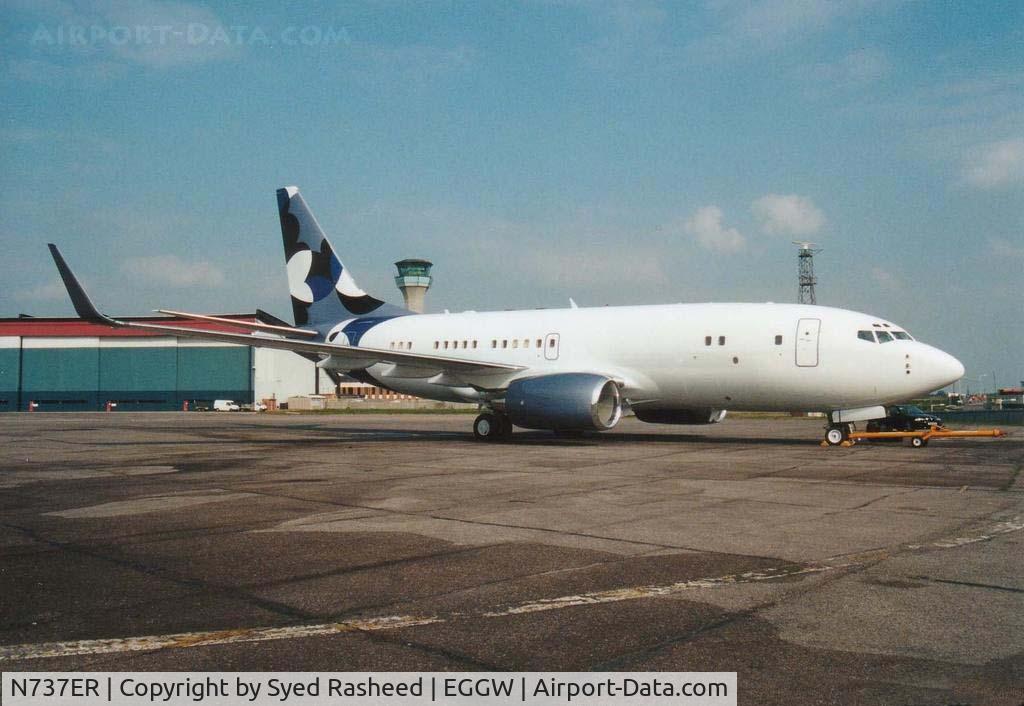 N737ER, 2000 Boeing 737-7CJ BBJ C/N 30754, ALJ Group BBJ 1 on ground in Luton @ Signature Ramp