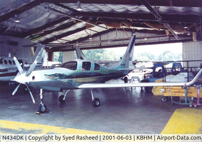 N434DK, 1999 Lancair IV-P C/N LIV-419, N434DK in Hanger @ KBHM