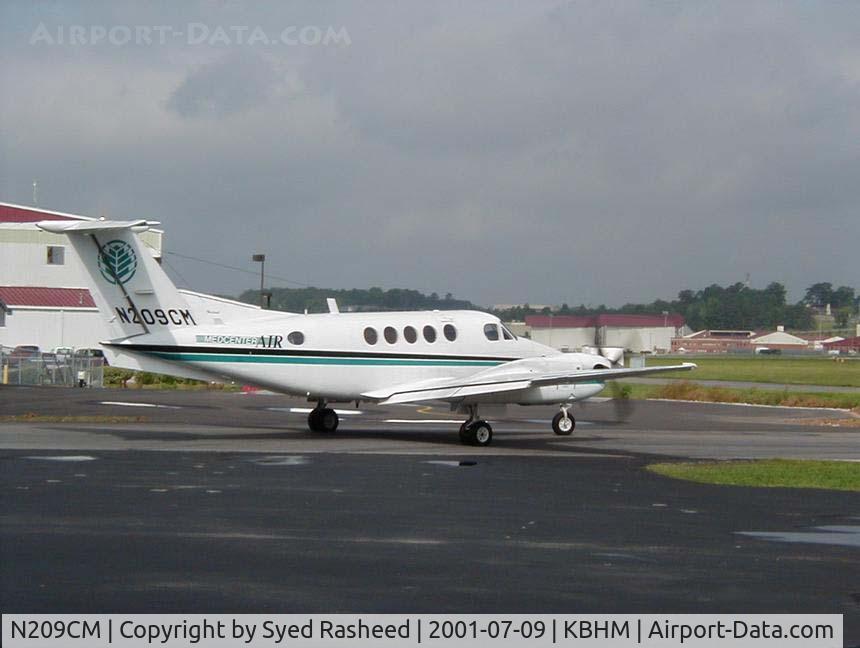 N209CM, 1998 Raytheon Aircraft Company B200 C/N BB-1613, Taxing out from Medjet Ramp - KBHM