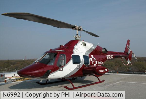 N6992, Bell 222U C/N 47521, Lifeflight