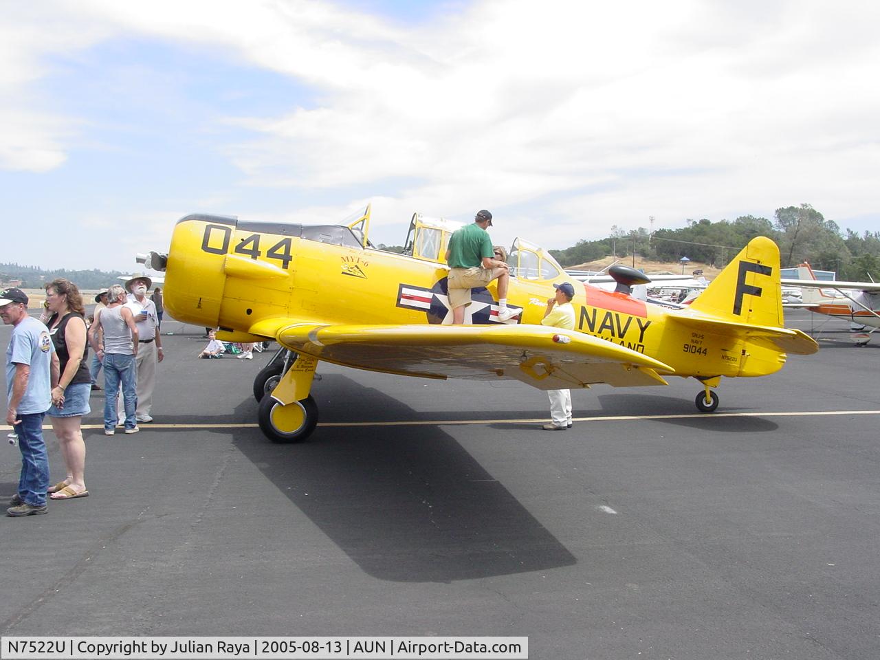 N7522U, 1952 Canadian Car & Foundry Harvard MK IV C/N CCF4-214, US Navy Trainer A/C at Thunder in the sky airshow