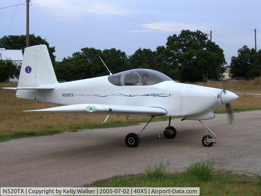 N520TX, 2004 Van's RV-7A C/N 71269, 520TX prepping for evening flight