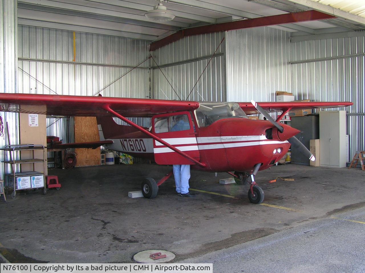 N76100, 1976 Cessna 172N C/N 17268123, In the north t hangers at port columbus