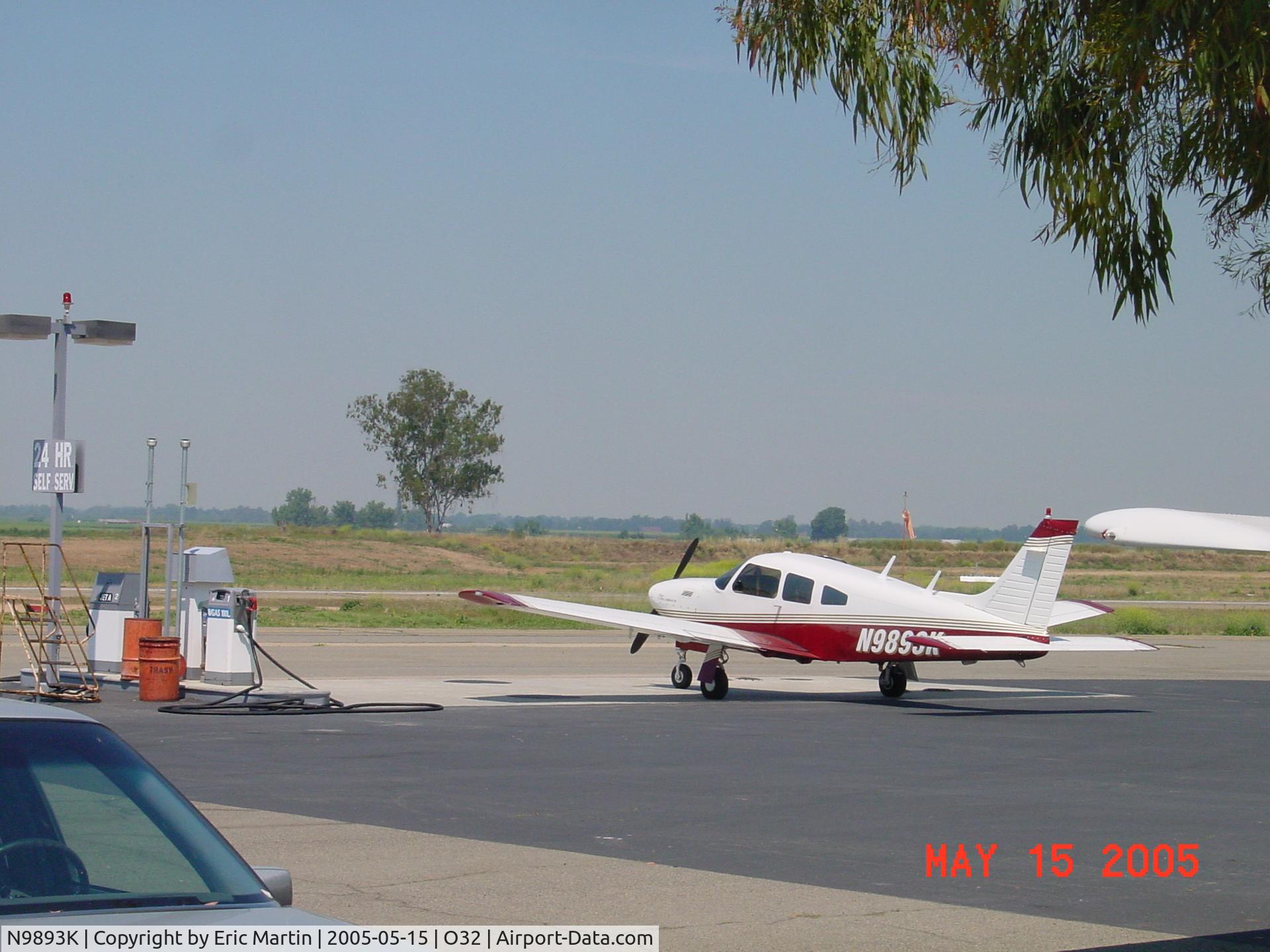 N9893K, 1979 Piper PA-28R-201T Cherokee Arrow III C/N 28R-7803079, On the ground at Reedley Municipal Airport