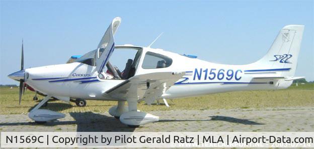 N1569C, 2003 Cirrus SR22 C/N 0581, Waiting