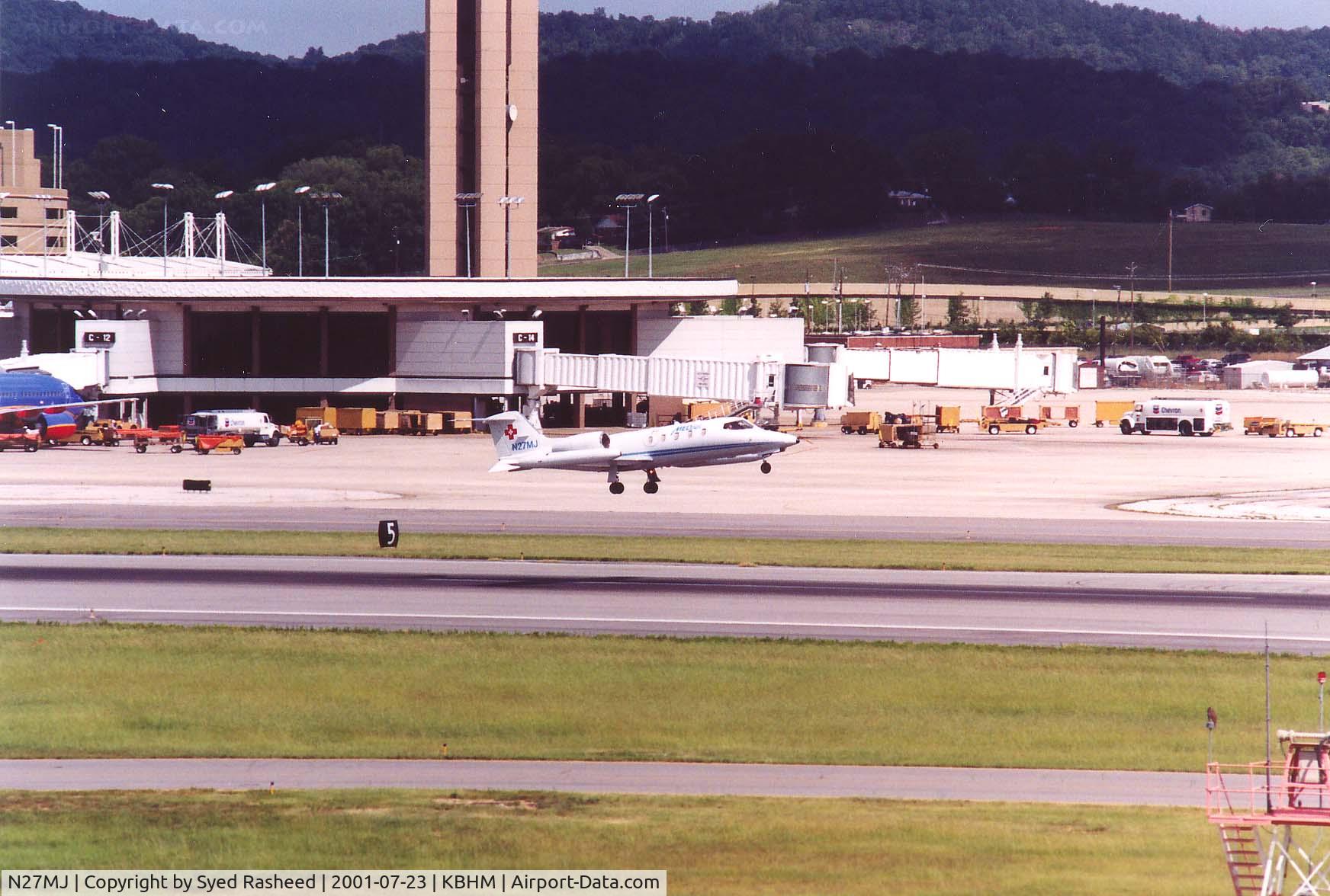 N27MJ, 1976 Gates Learjet 36A C/N 027, N27MJ DEPARTING KBHM FOR KDEN