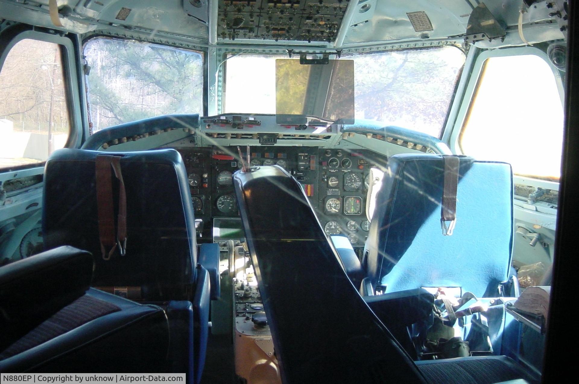 N880EP, 1960 Convair 880-22-2 C/N 22-00-38, Cockpit