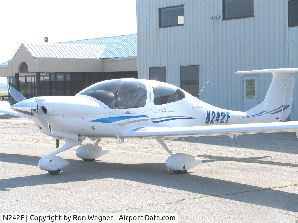 N242F, 2004 Diamond DA-40 Diamond Star C/N 40.404, Factory Delivery