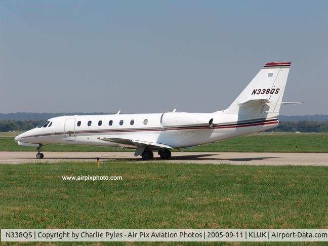 N338QS, 2004 Cessna 680 Citation Sovereign C/N 6800011, Cessna 680 taxiing at Lunken Airport