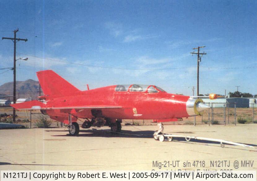 N121TJ, 1967 Mikoyan-Gurevich MIG-21U -600 C/N 4718, MIG in the morning sun