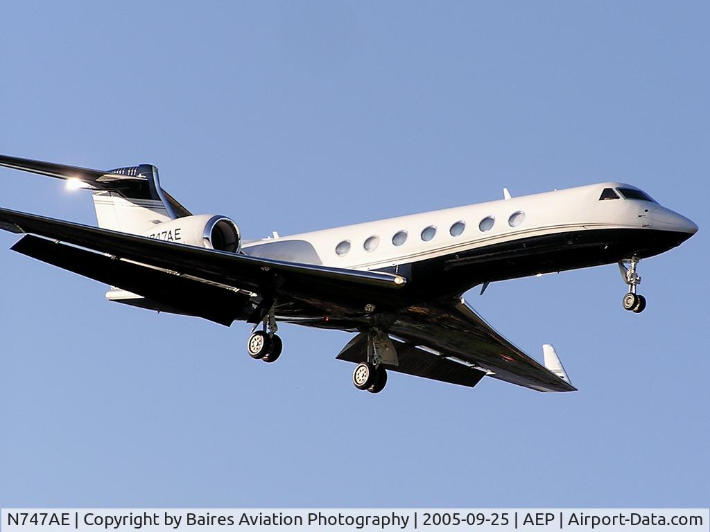 N747AE, 2005 Gulfstream Aerospace GV-SP (G550) C/N 5065, In very short finals to RWY 13. This was an unusual afternoon, with 2 Gulfstreams arriving at AEP, and a couple of Falcons arriving and departing. It’s always nice to have a change to B732 and MDs. (Olympus C-740)