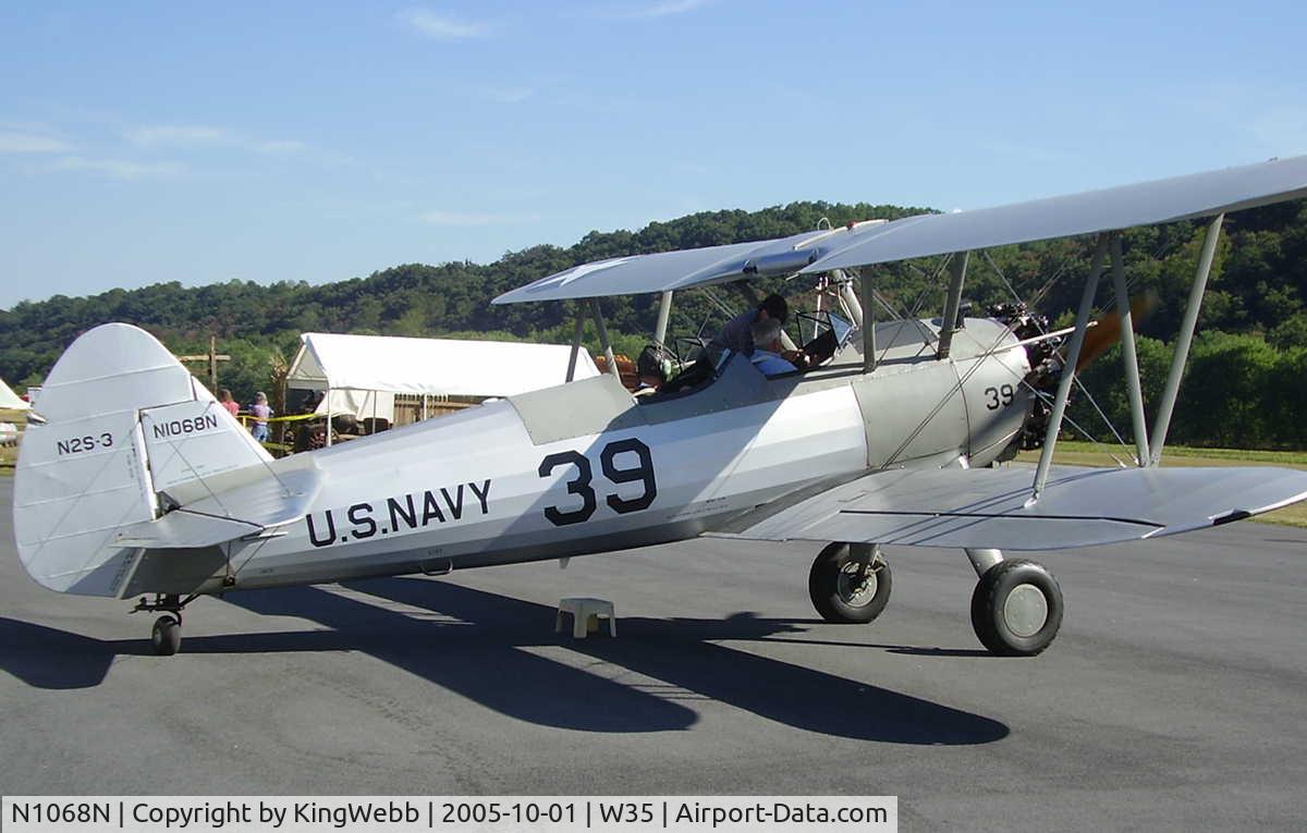 N1068N, 1943 Boeing E75 C/N 75-5364, N1068N at Potomac airport
