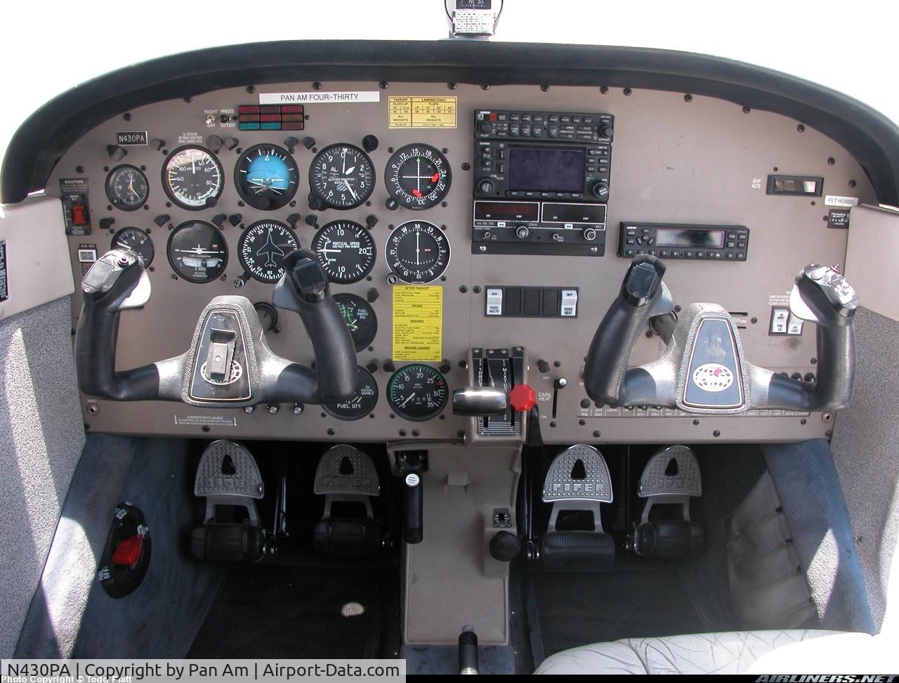 N430PA, 2001 Piper PA-28-181 C/N 2843488, Cockpit