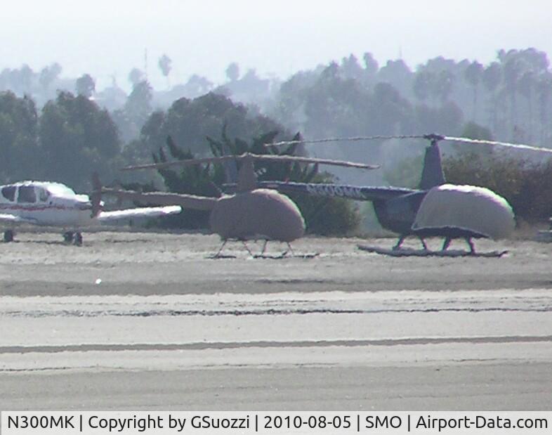 N300MK, 2002 Robinson R44 ASTRO C/N 1151, At rest in SMO