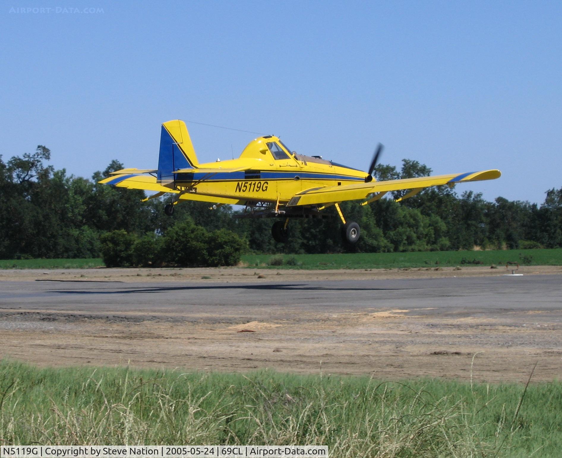 N5119G, 1997 Air Tractor Inc AT-502B C/N 502B-0474, Growers Air Service 1997 Air Tractor AT-502B landing during rice seeding flights