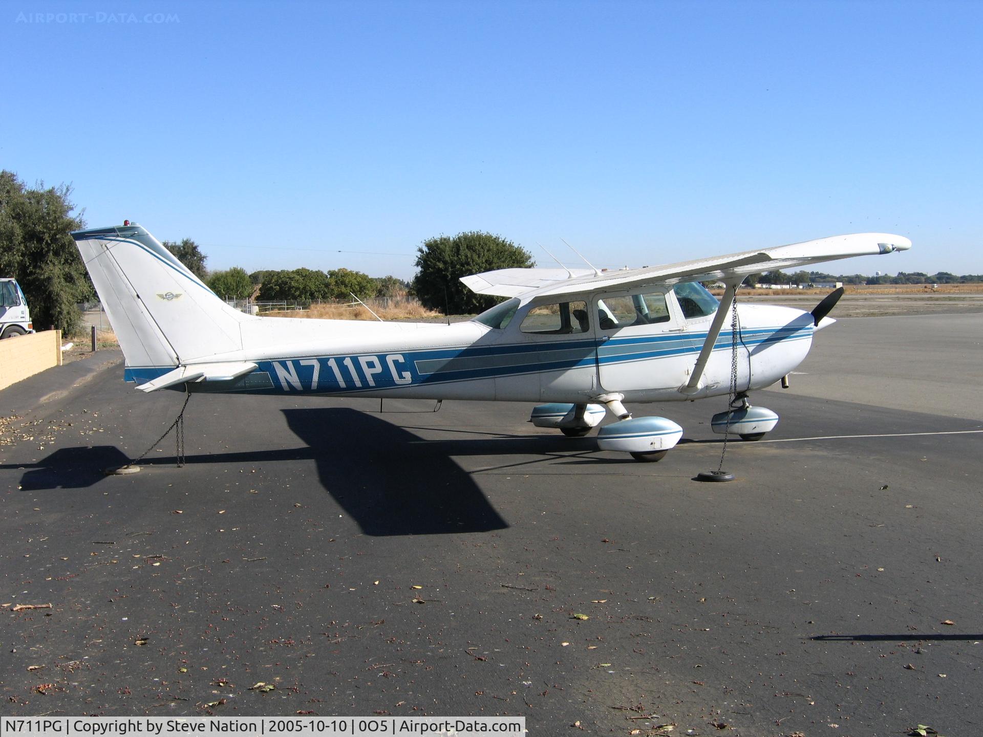 N711PG, Cessna 172M C/N 17264422, Cal Aggie Flying Farmers 1983 Cessna 172M at University Airport, Davis, CA