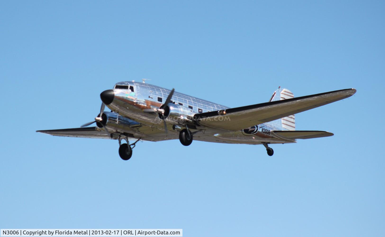N3006, 1946 Douglas DC-3 C/N 42961, DC-3 departure