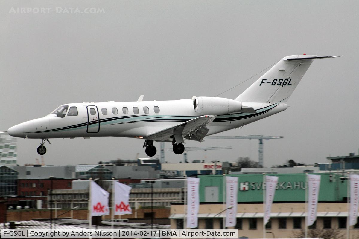 F-GSGL, 2007 Cessna 525B CitationJet CJ3 C/N 525B-0178, On final for runway 30.
