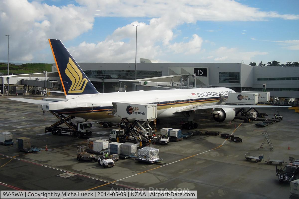 9V-SWA, 2006 Boeing 777-312/ER C/N 34568, At Auckland