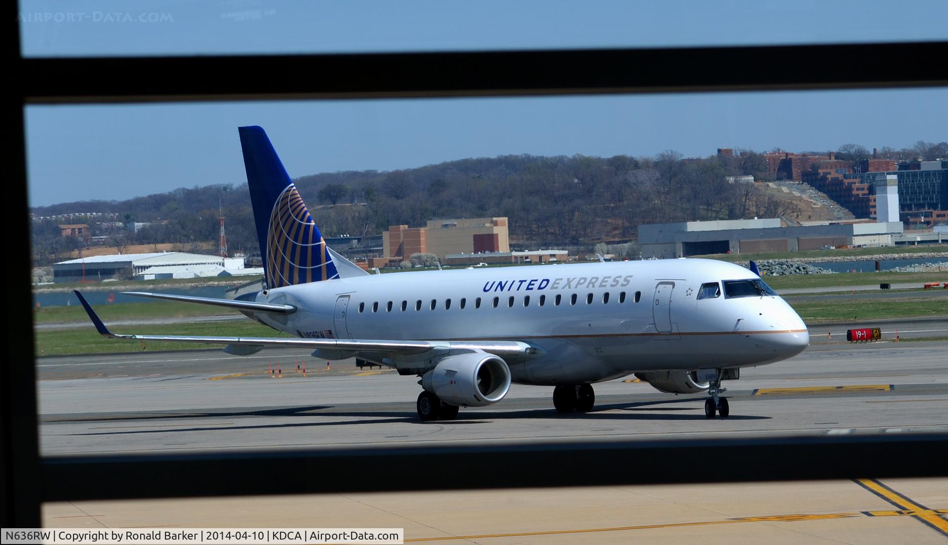 N636RW, 2004 Embraer 170SE (ERJ-170-100SE) C/N 17000052, Taxi National
