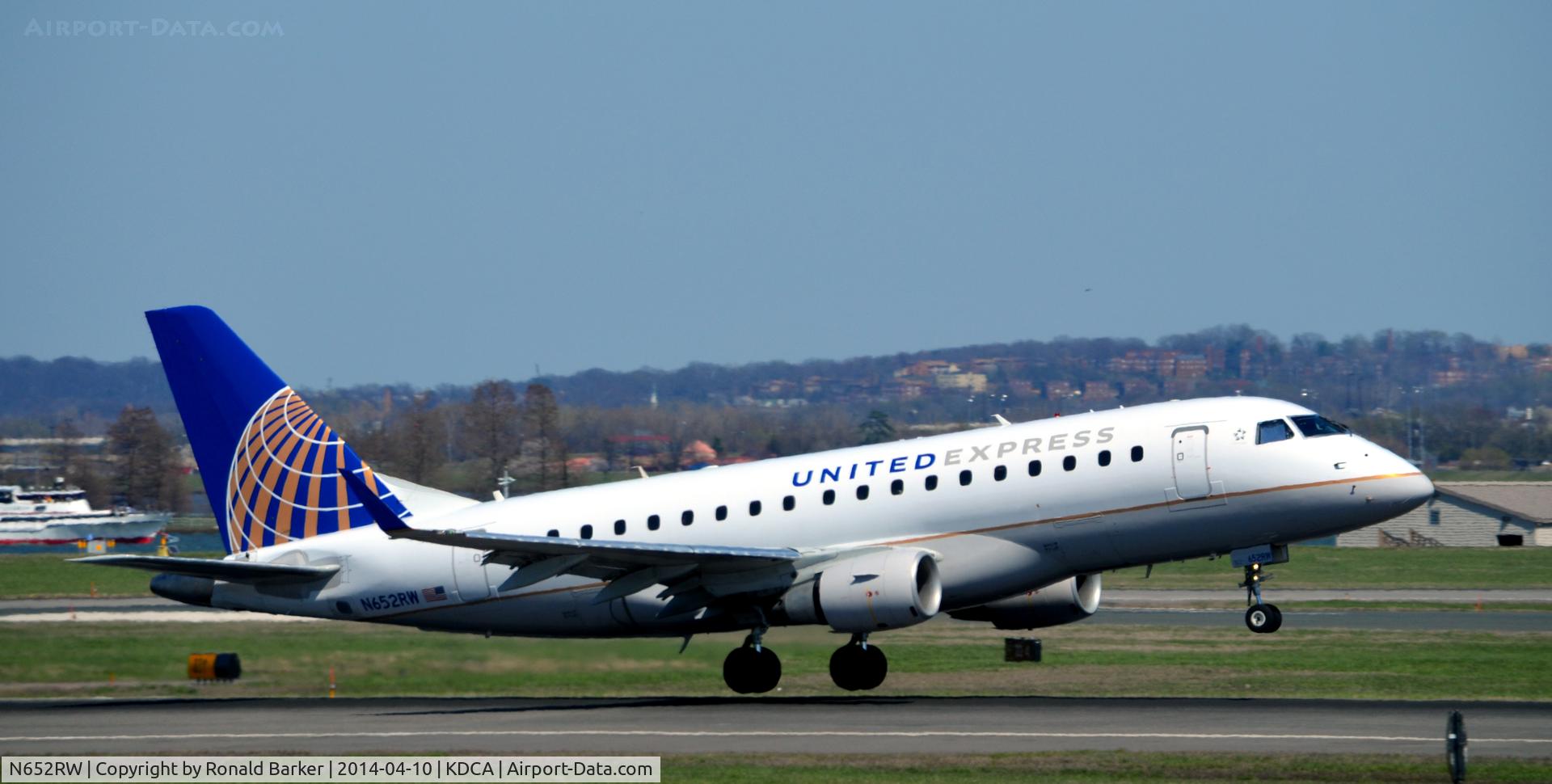 N652RW, 2005 Embraer 170SE (ERJ-170-100SE) C/N 17000075, Takeoff National