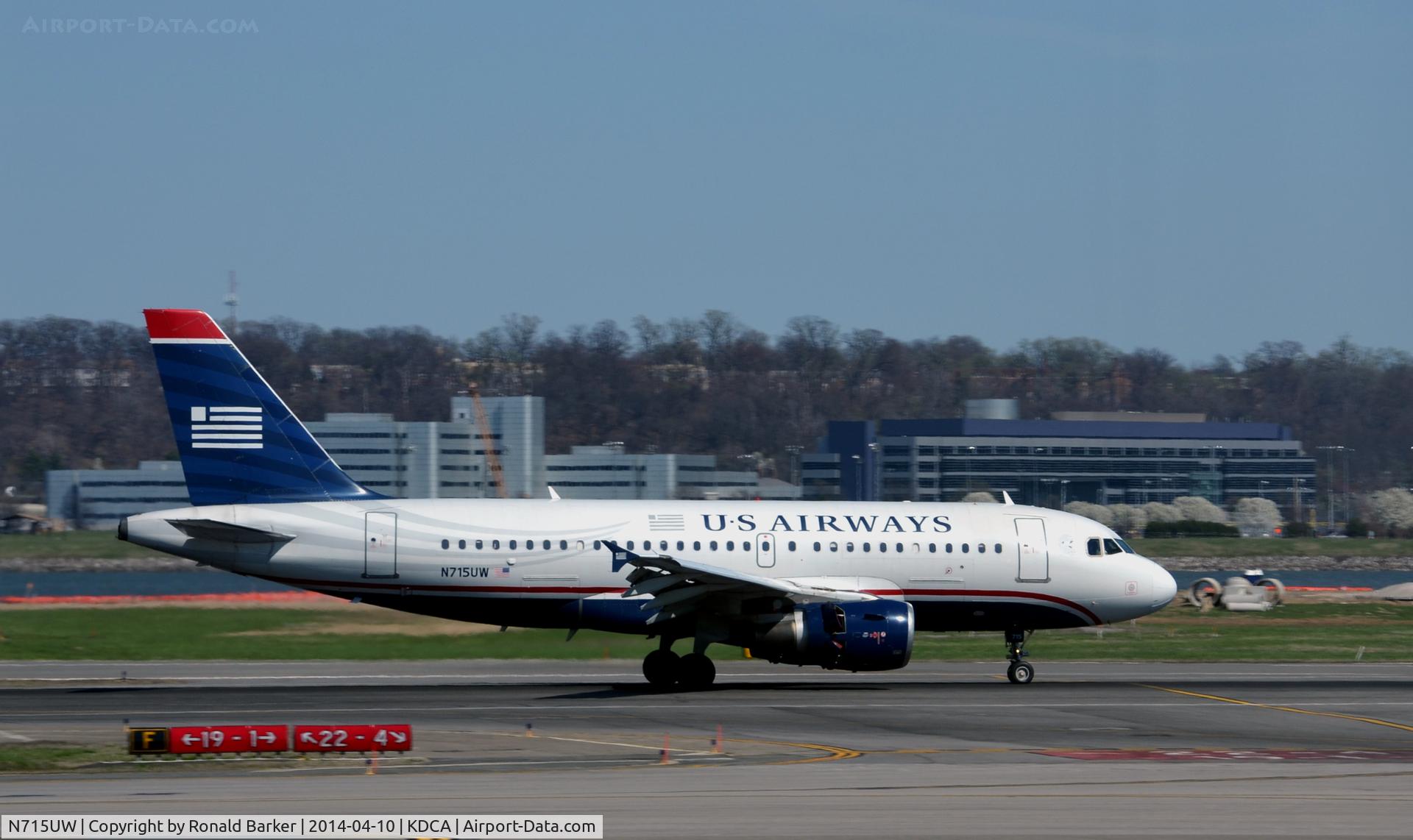 N715UW, 1999 Airbus A319-112 C/N 1051, Landing roll National