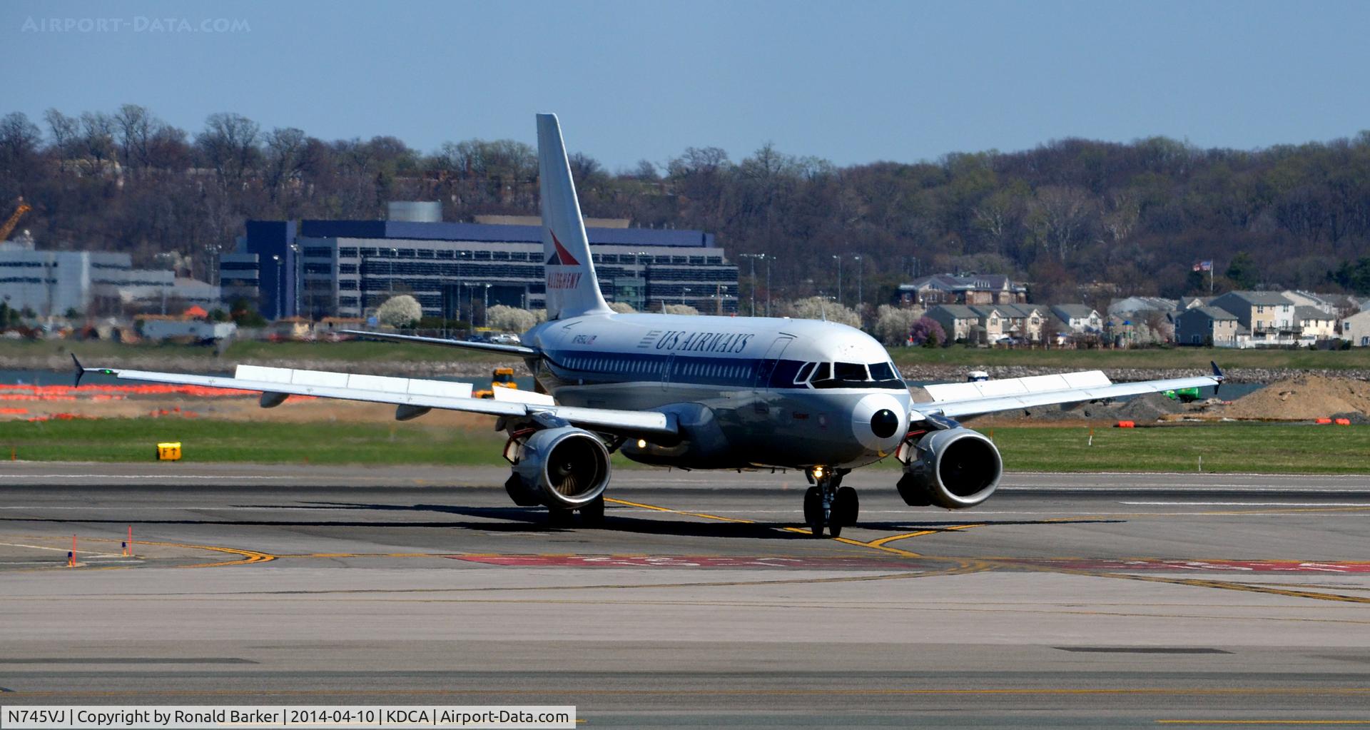 N745VJ, 2000 Airbus A319-112 C/N 1289, Taxi off runway National