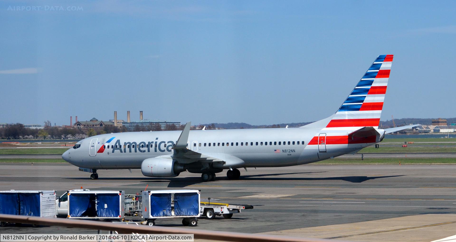 N812NN, 2009 Boeing 737-823 C/N 33520, Taxi to parking National