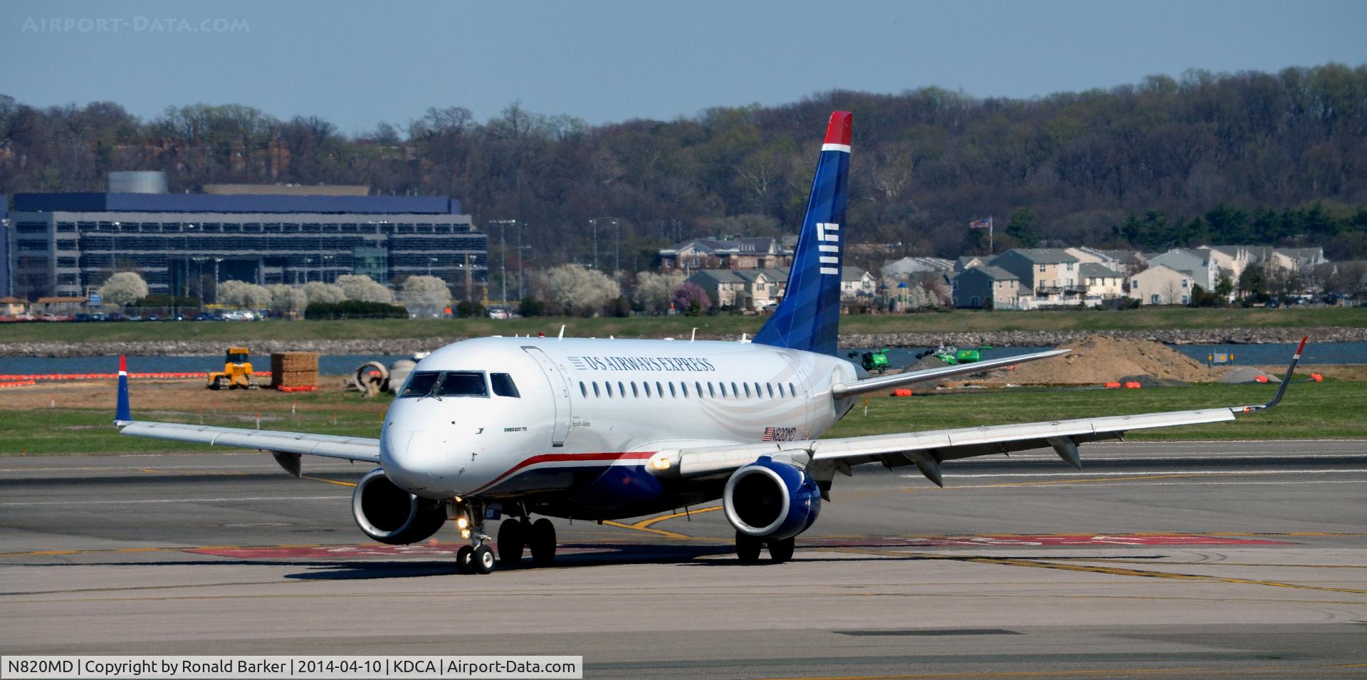 N820MD, 2004 Embraer 170SU (ERJ-170-100SU) C/N 17000041, Turning off runway National