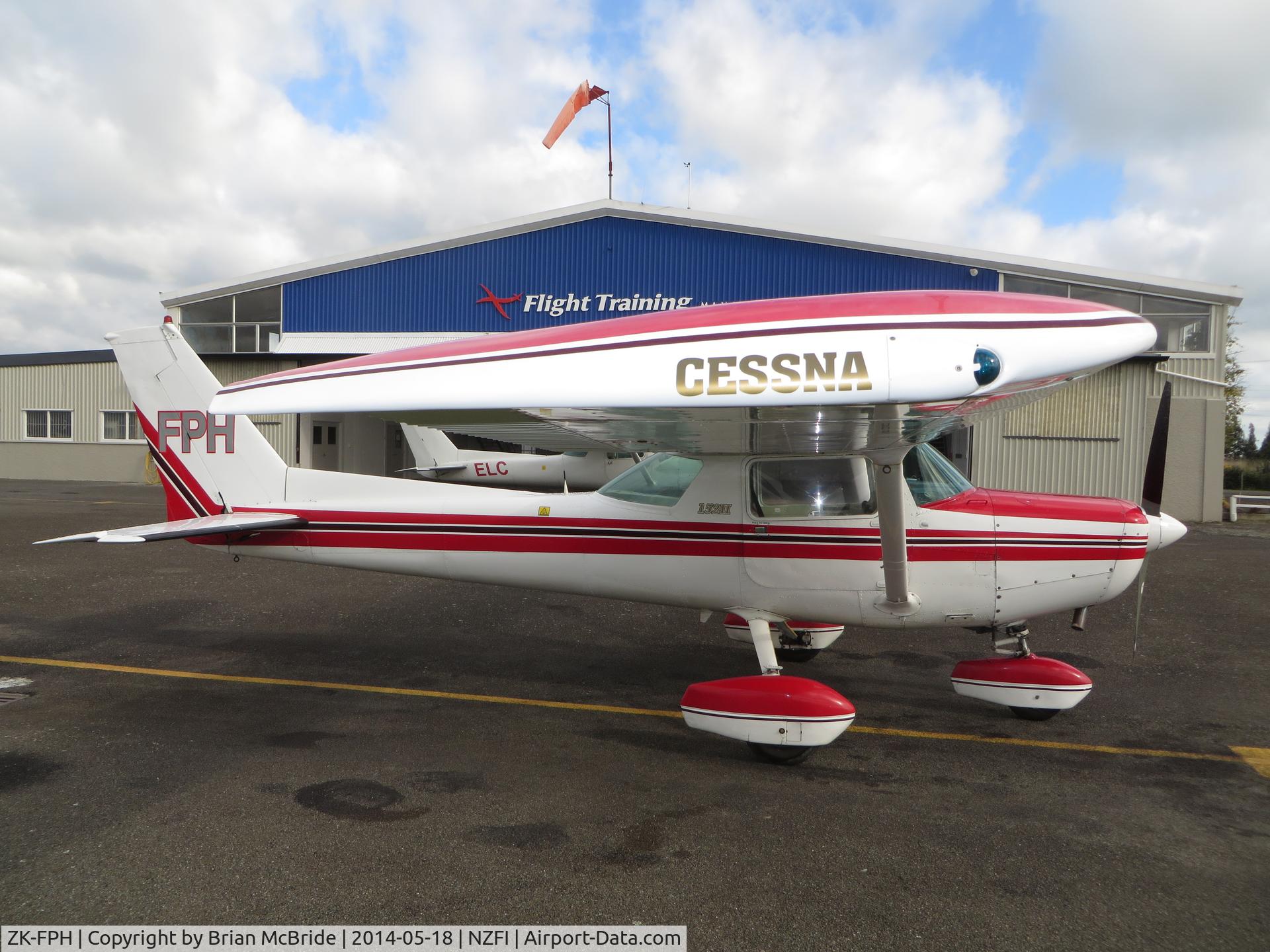 ZK-FPH, Cessna 152 C/N 15284558, Cessna 152. ZK-FPH cn 15284558. Fielding Aerodrome (ICAO NZFI). Image © Brian McBride. 18 May 2014