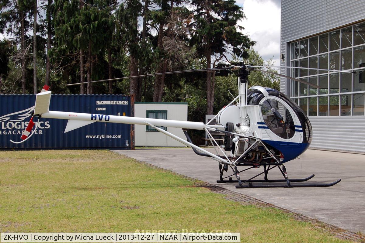 ZK-HVO, 2000 Schweizer 269C-1 C/N 0113, At Ardmore