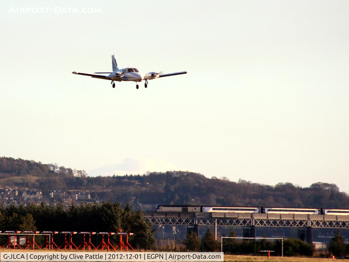 G-JLCA, 1978 Piper PA-34-200T Seneca II C/N 34-7870428, On finals