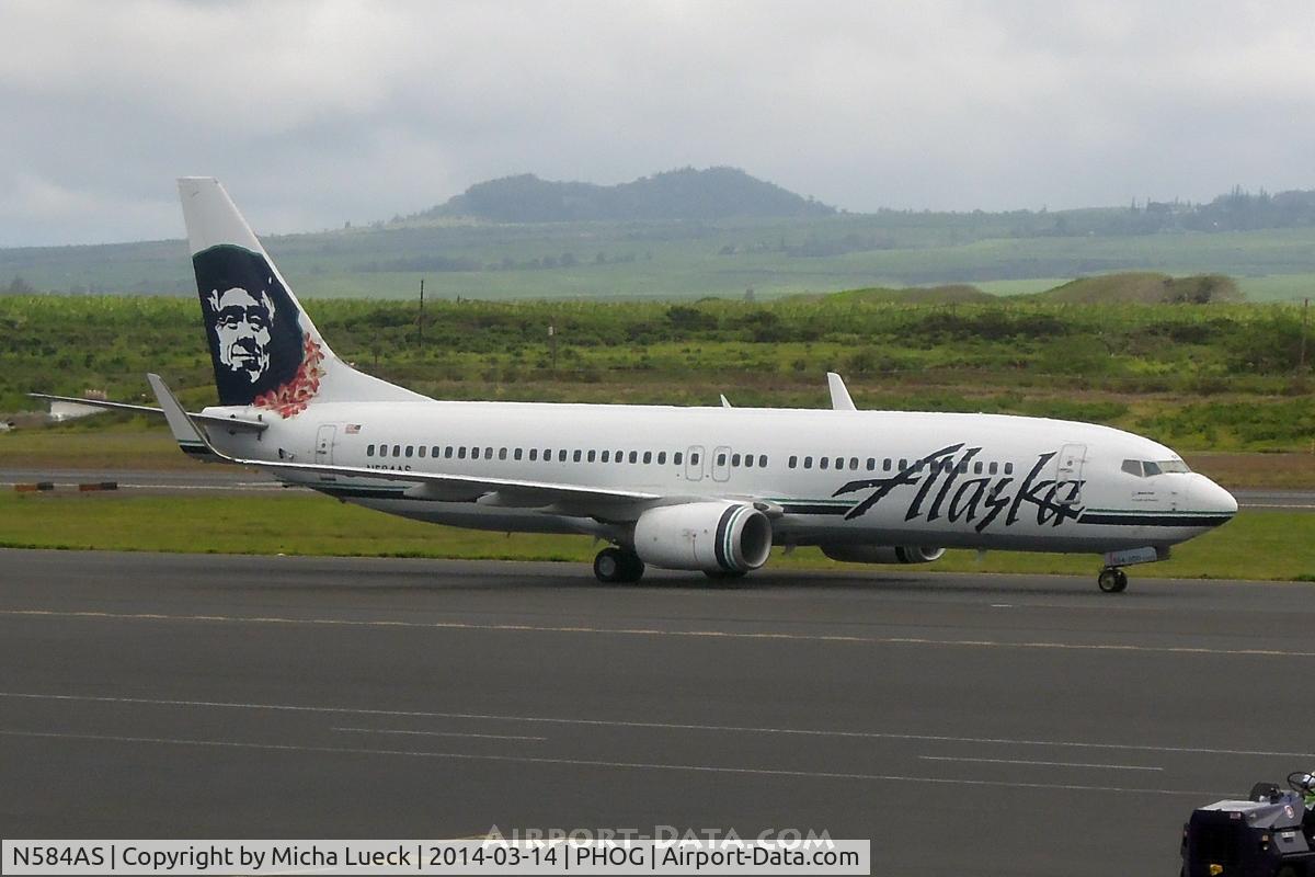 N584AS, 2007 Boeing 737-890 C/N 35682, At Kahului