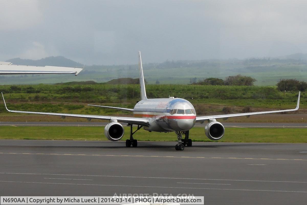 N690AA, 1993 Boeing 757-223 C/N 25696, At Kahului