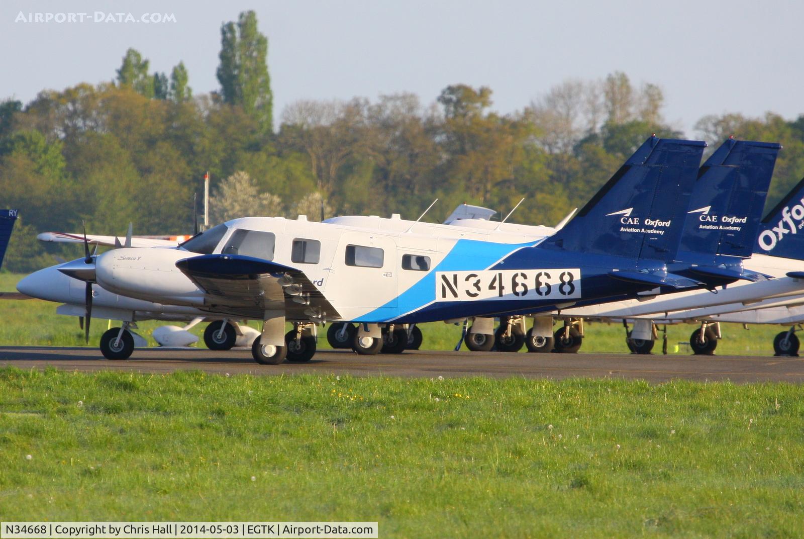 N34668, 2013 Piper PA-34-220T Seneca V C/N 34-49485, one of severn newly delivered Seneca's for the Oxford Aviation Academy, 