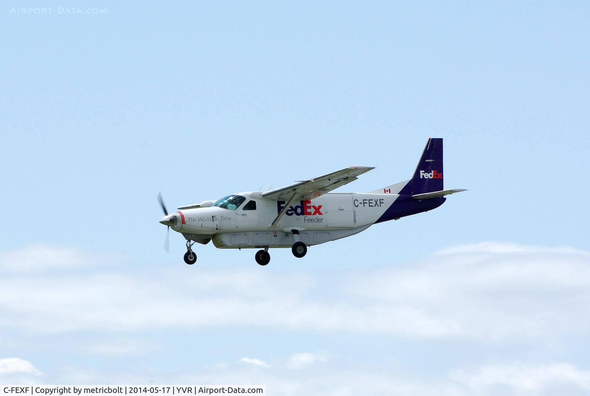 C-FEXF, 1996 Cessna 208B Super Cargomaster C/N 208B0508, Arriving at YVR