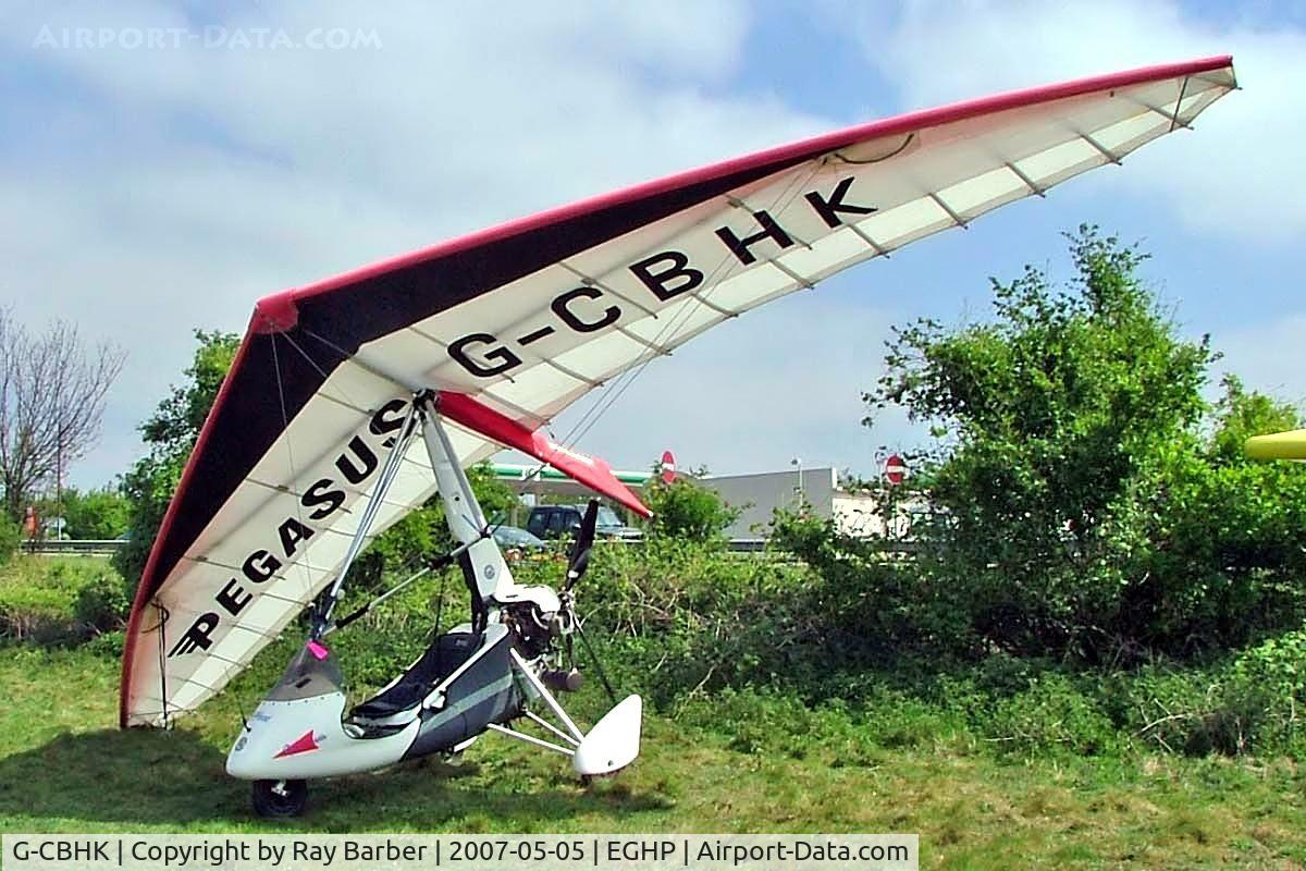 G-CBHK, 2001 Pegasus Quantum 15 (HKS) C/N 7871, Solar Wings Pegasus Quantum 15-HKS [7871] Popham~G 05/05/2007