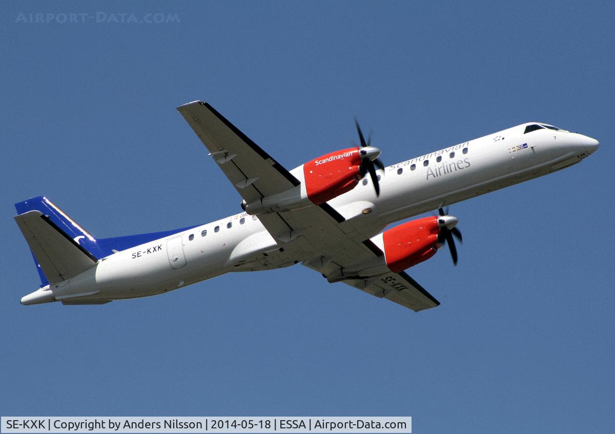 SE-KXK, 1995 Saab 2000 C/N 2000-012, Departing runway 08.