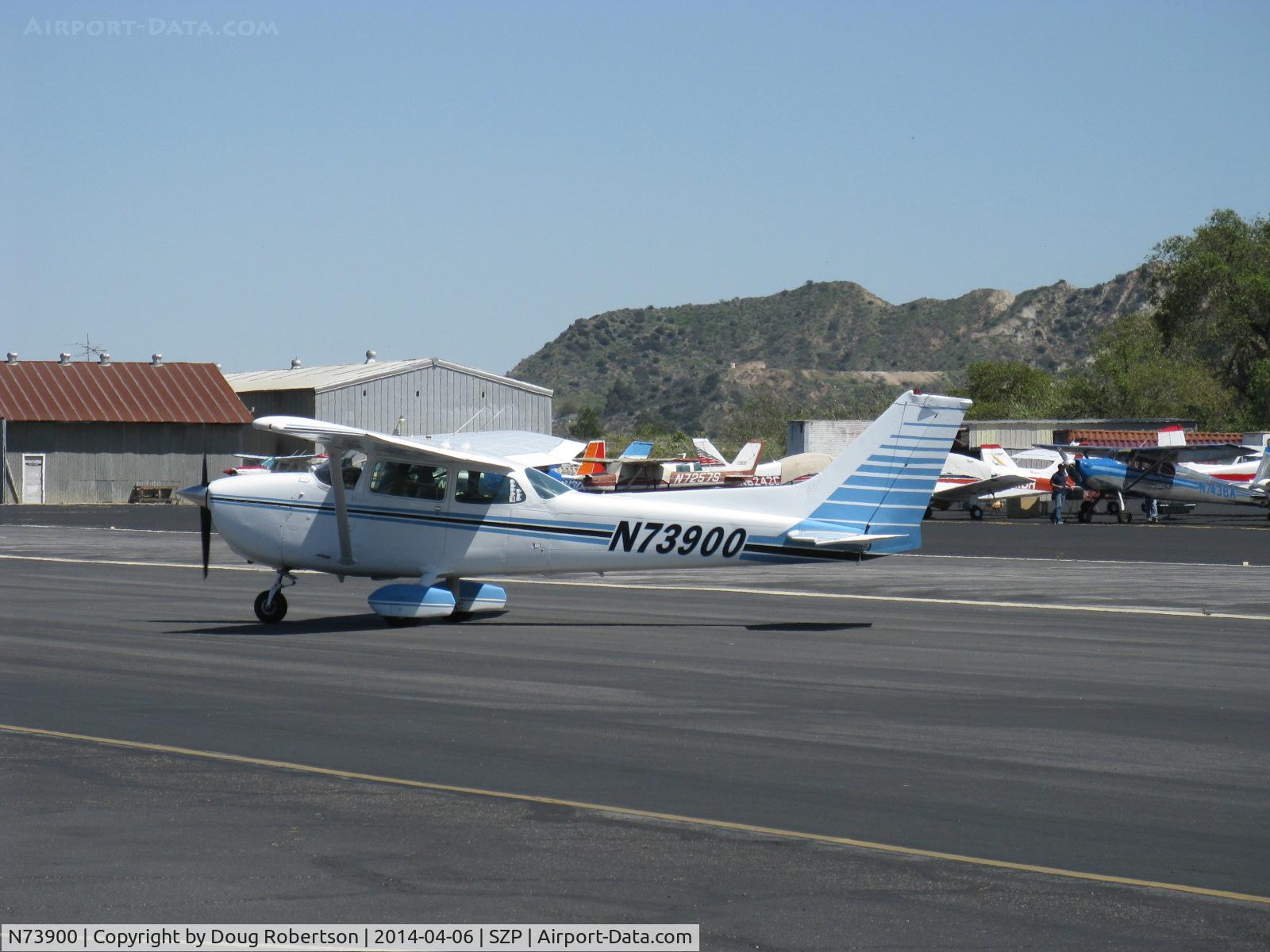 N73900, 1977 Cessna 172N C/N 17267737, 1977 Cessna 172N SKYHAWK, Lycoming O-320-H2AD 160 Hp, taxi