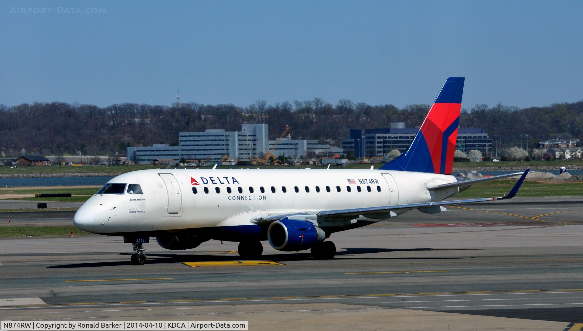 N874RW, 2006 Embraer 170SE (ERJ-170-100SE) C/N 17000148, Taxi National