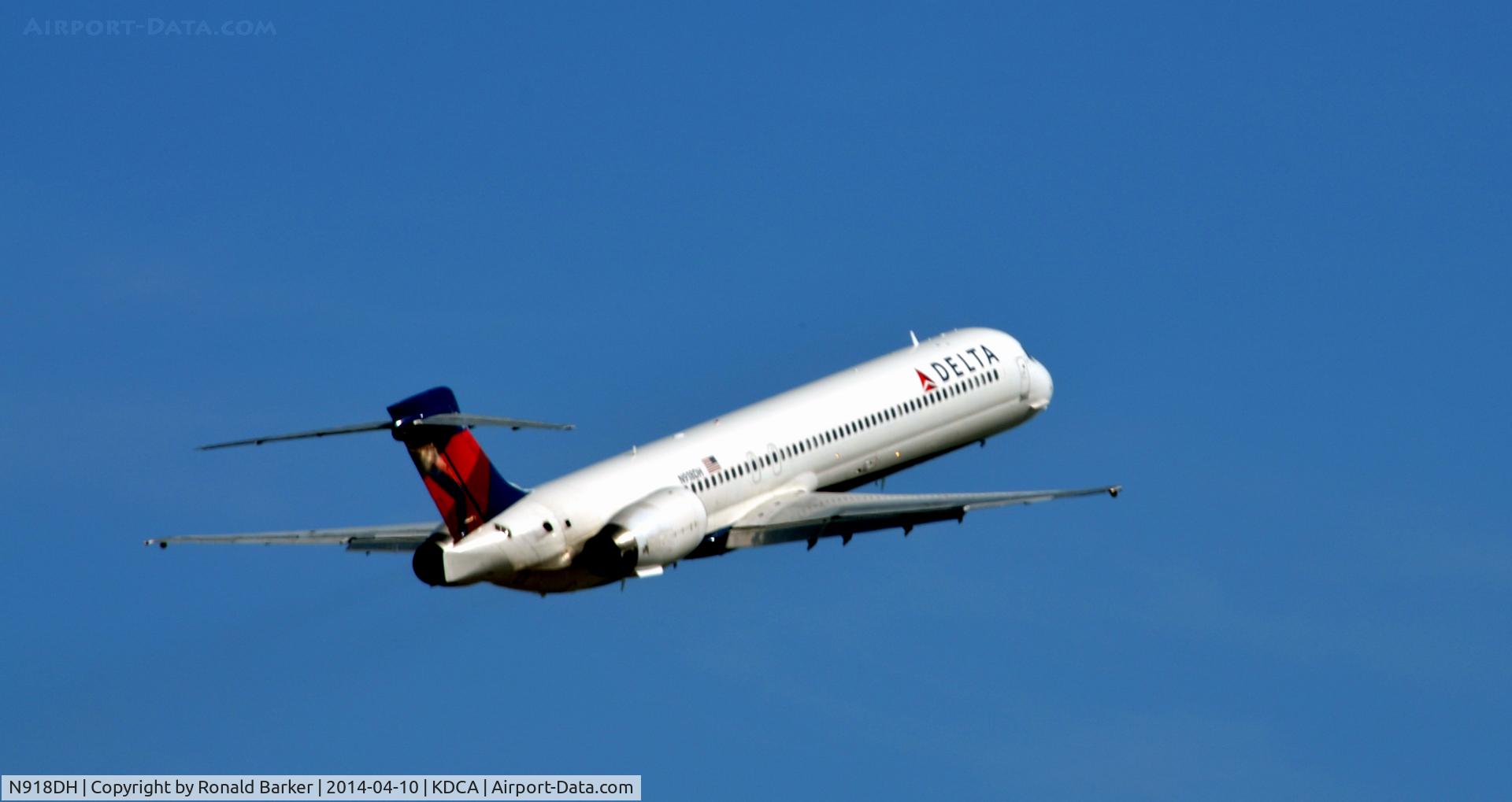 N918DH, McDonnell Douglas MD-90-30 C/N 53553, Departure National
