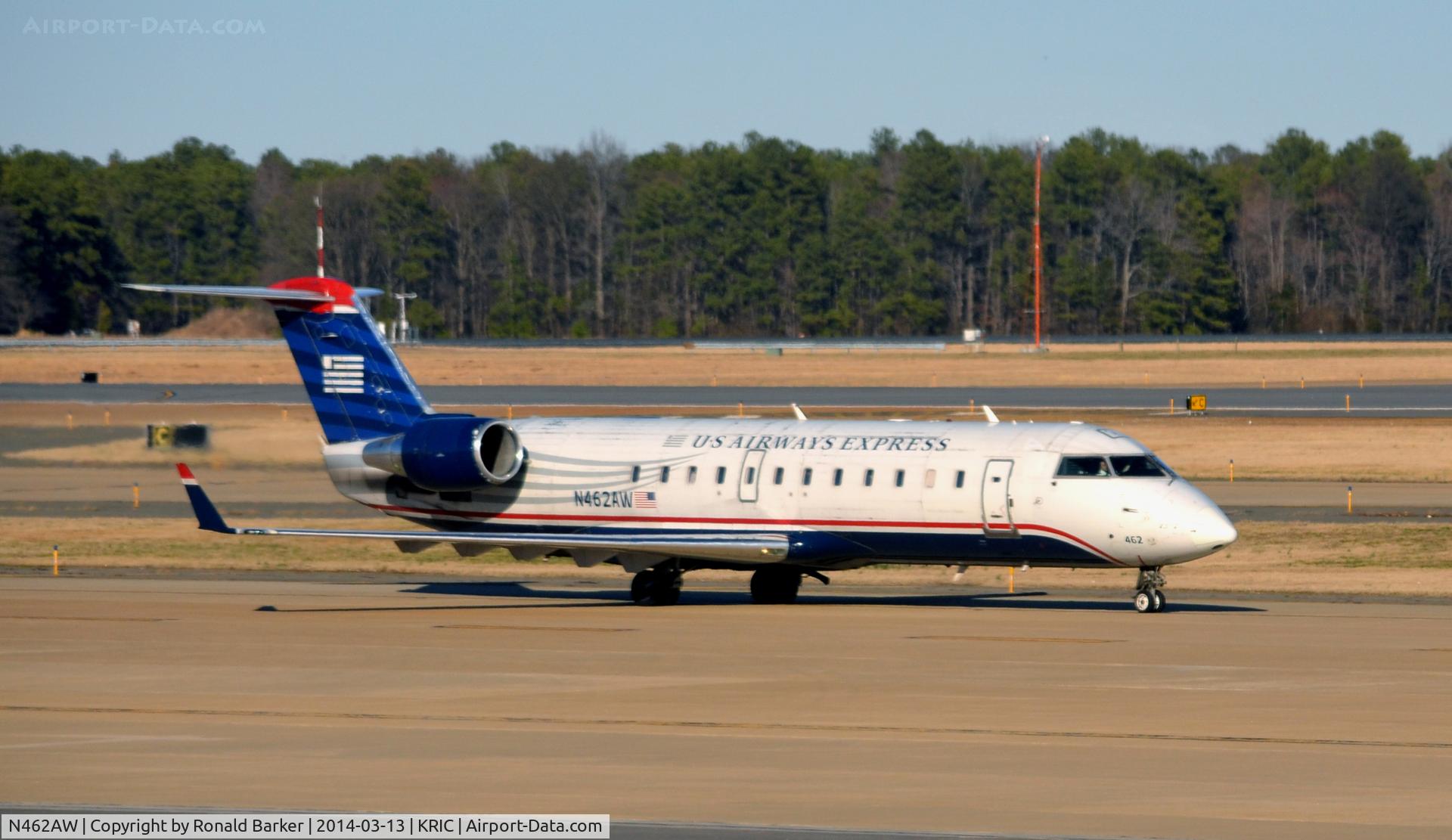 N462AW, 2003 Bombardier CRJ-200LR (CL-600-2B19) C/N 7875, Taxi Richmond