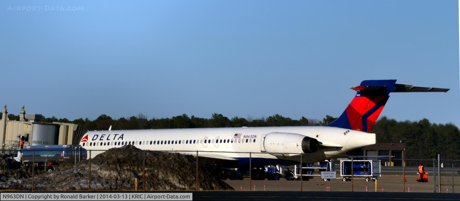 N963DN, 1998 McDonnell Douglas MD-90-30 C/N 53533, Richmond