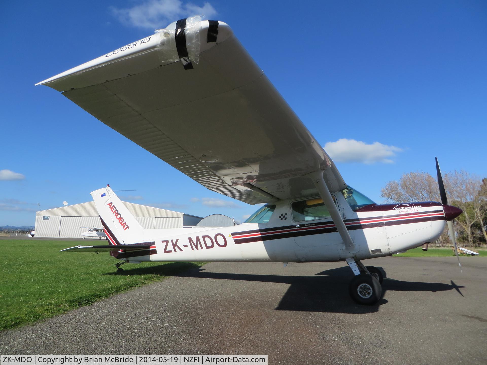 ZK-MDO, 1981 Cessna A152 Aerobat C/N A1520974, Cessna A152. ZK-MDO cn A1520974. Southern Lakes Learn To Fly Limited. Feilding Aerodrome (ICAO NZFI). Image © Brian McBride. 19 May 2014