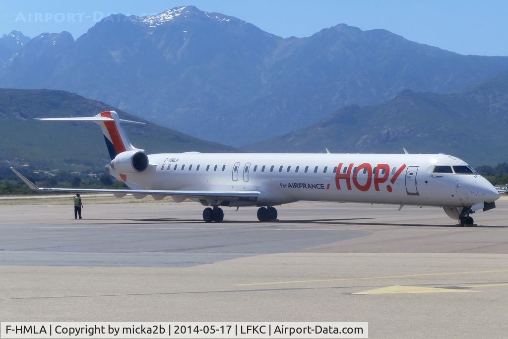 F-HMLA, 2010 Bombardier CRJ-1000EL NG (CL-600-2E25) C/N 19004, Parked