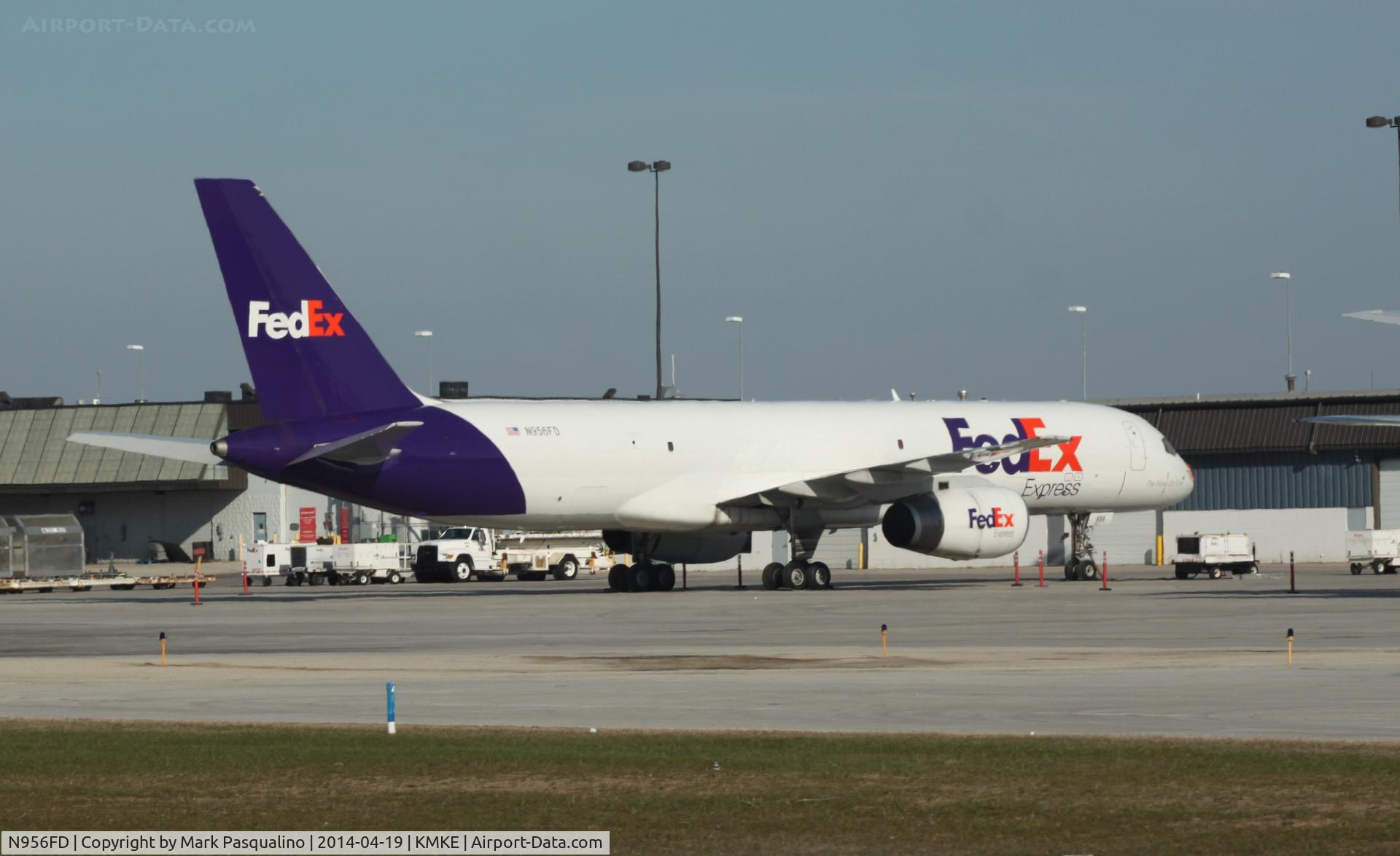 N956FD, 1998 Boeing 757-236 C/N 29115, Boeing 757-200