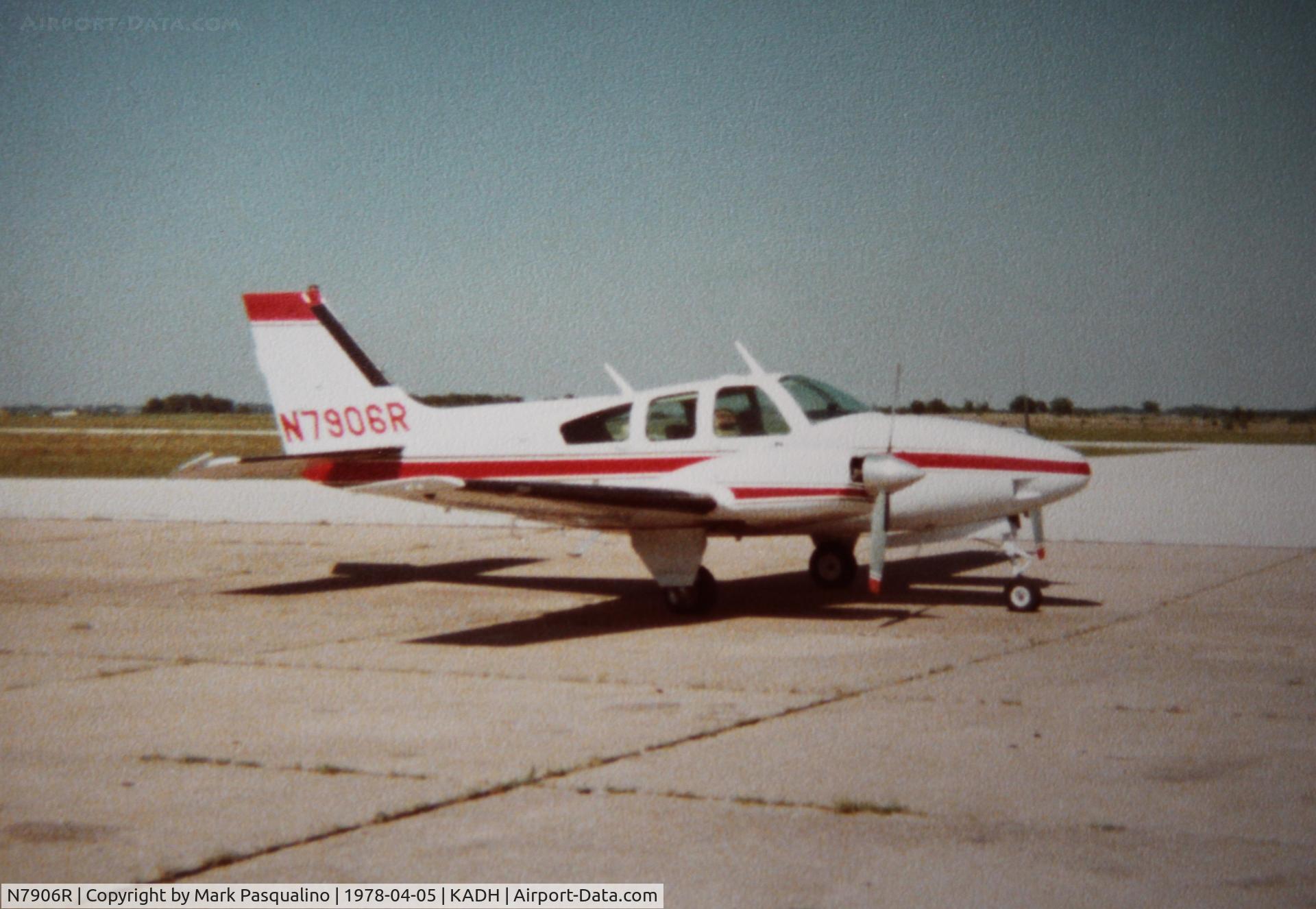 N7906R, 1969 Beech D55 Baron C/N TE-686, Beech D55