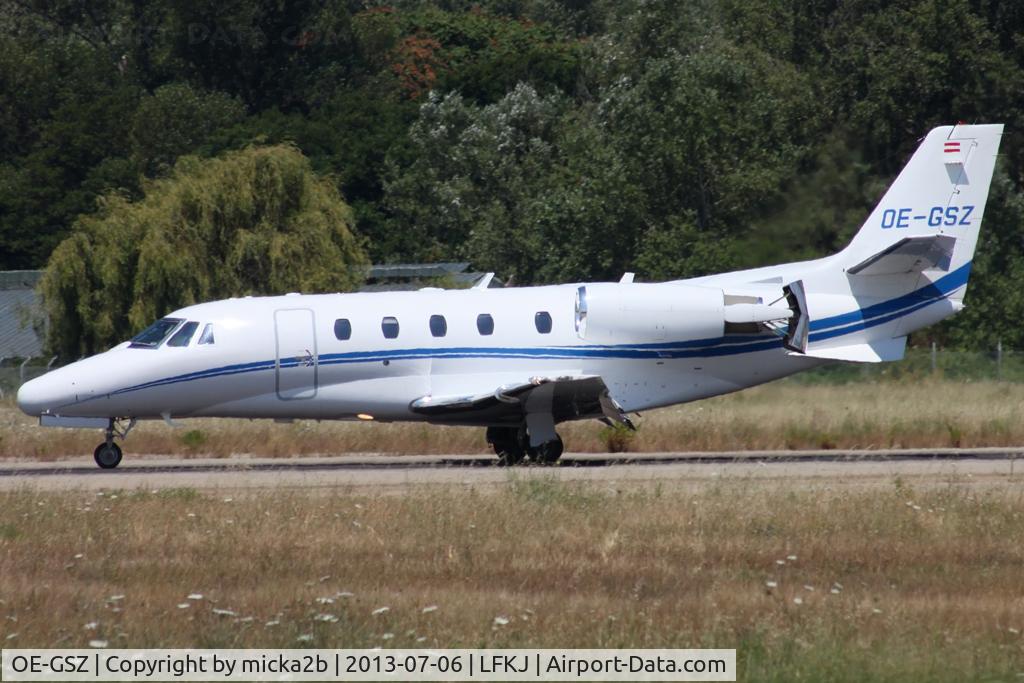 OE-GSZ, 2008 Cessna 560XLS Citation Excel C/N 560-5763, Taxiing