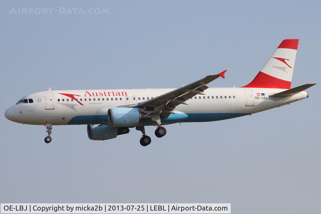 OE-LBJ, 2001 Airbus A320-214 C/N 1553, Landing