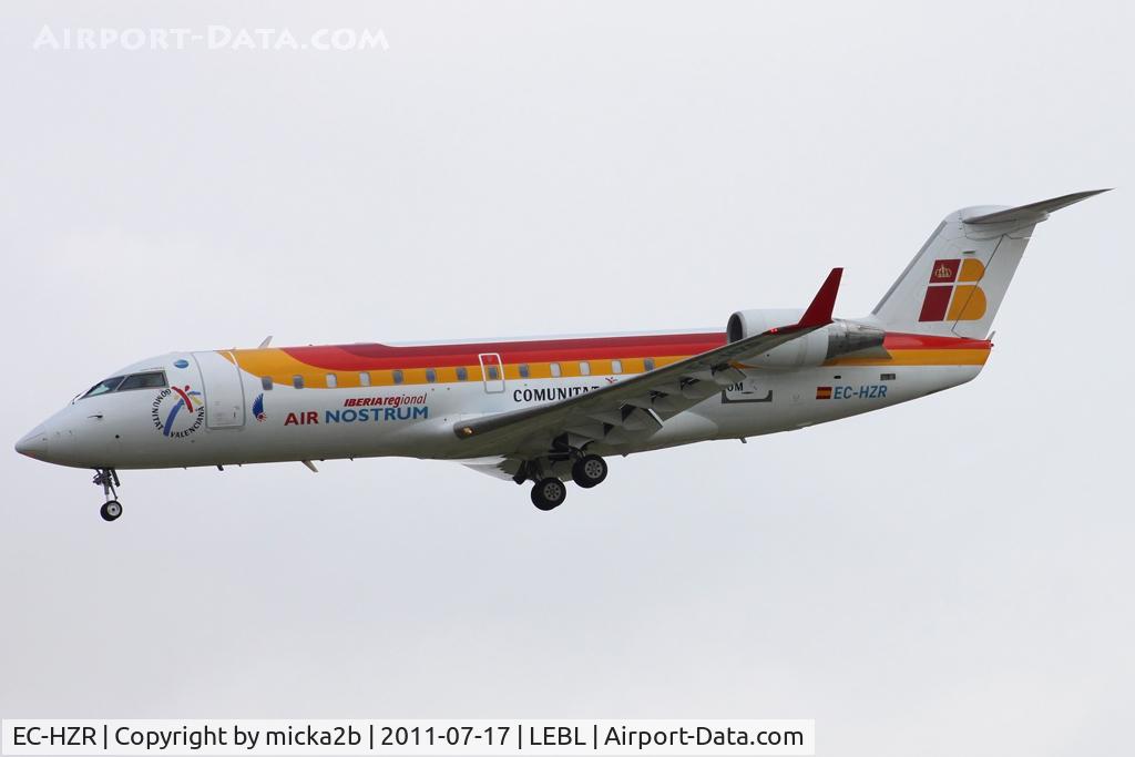 EC-HZR, Canadair CRJ-200ER (CL-600-2B19) C/N 7547, Landing